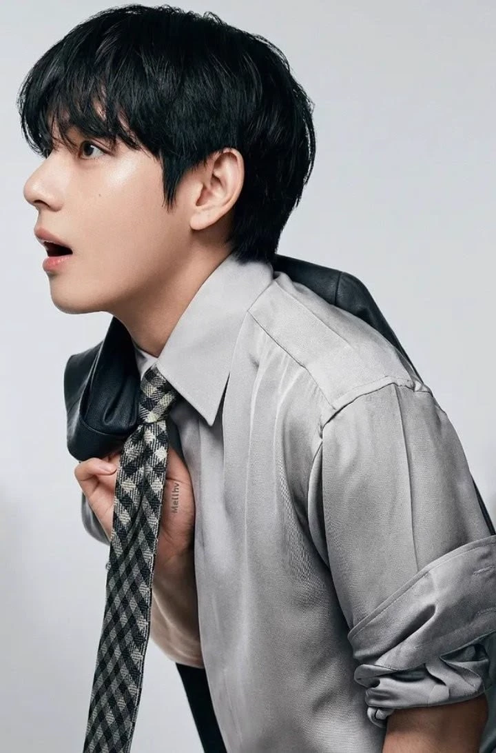Kim Taehyung thumbnail