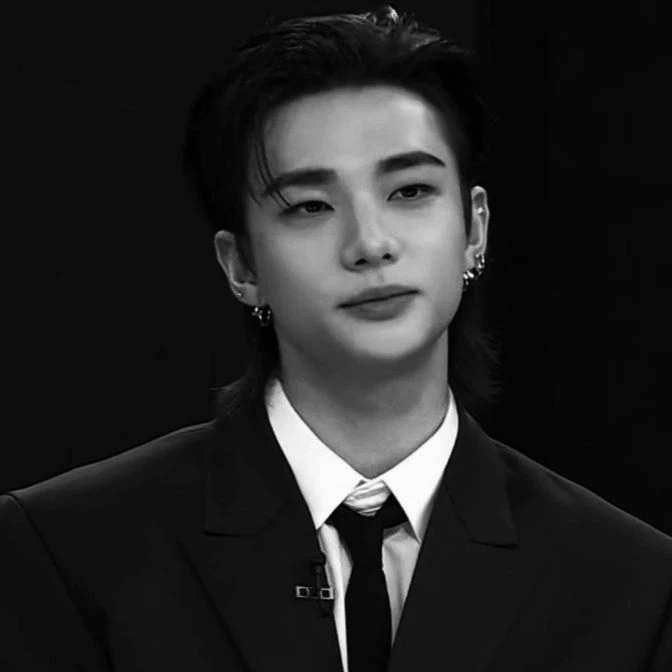 Hwang Hyunjin thumbnail