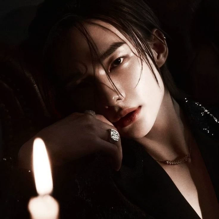 Hwang Hyunjin thumbnail