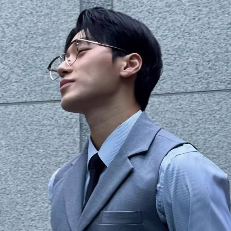 Choi San thumbnail