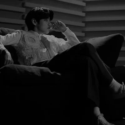 Kim Taehyung thumbnail