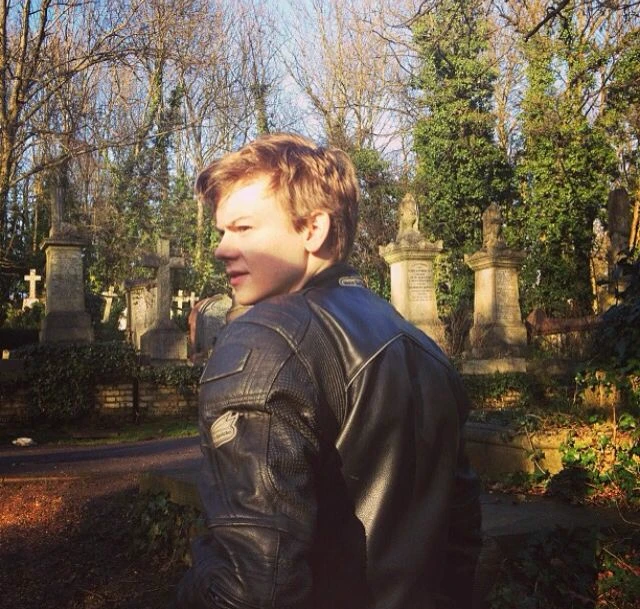 Thomas Sangster thumbnail