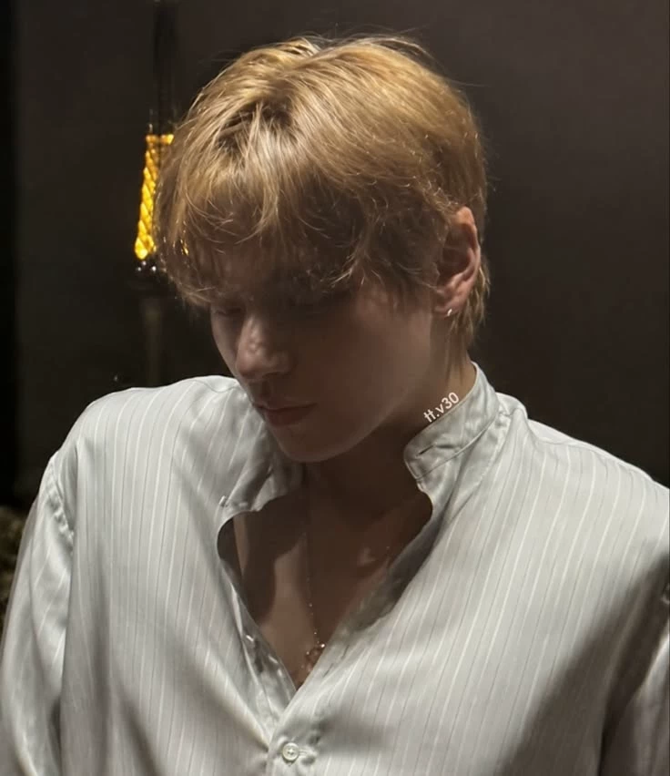 Kim Taehyung thumbnail