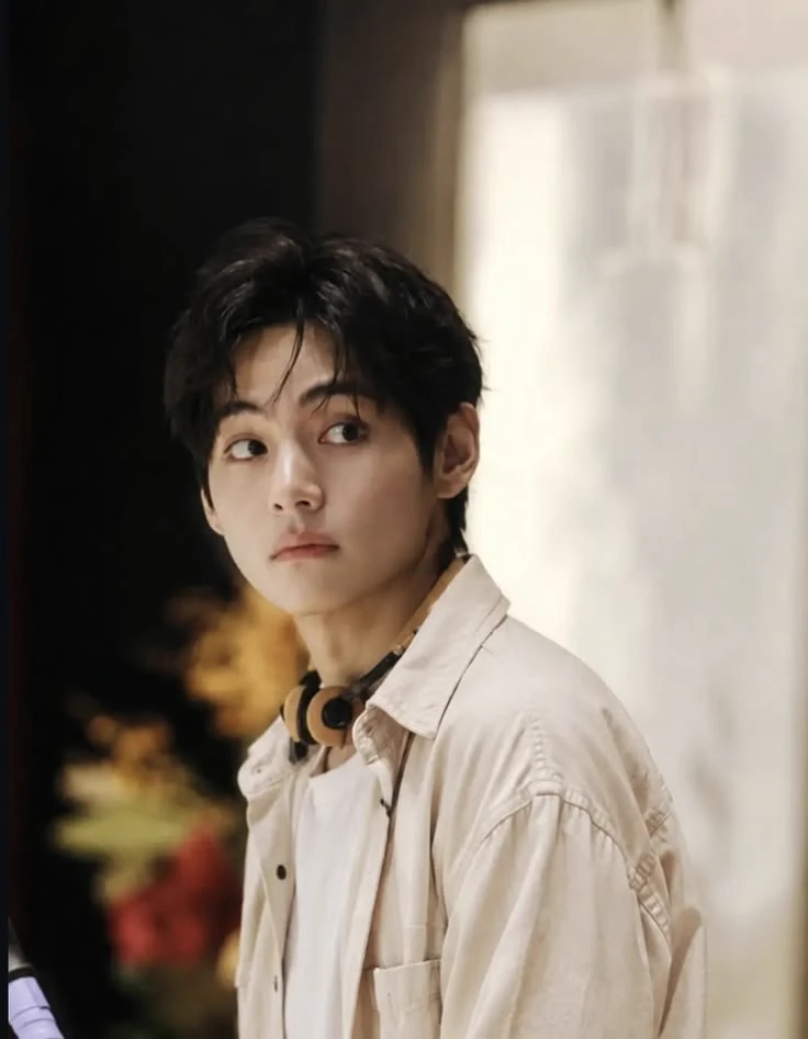Kim Taehyung thumbnail