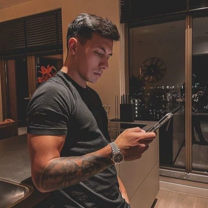 Lisandro Martínez thumbnail