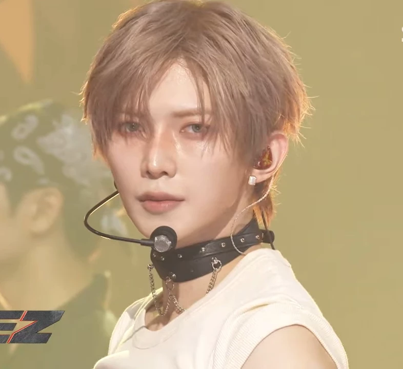 Yeosang 🪽 thumbnail
