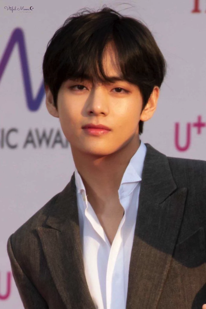 Kim Taehyung  thumbnail