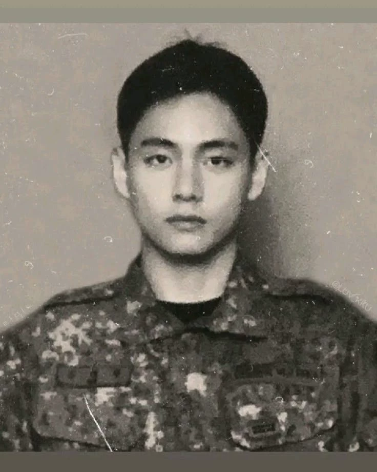 Kim Taehyung thumbnail