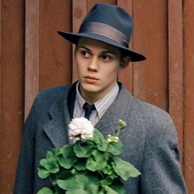 Bill Skarsgård thumbnail