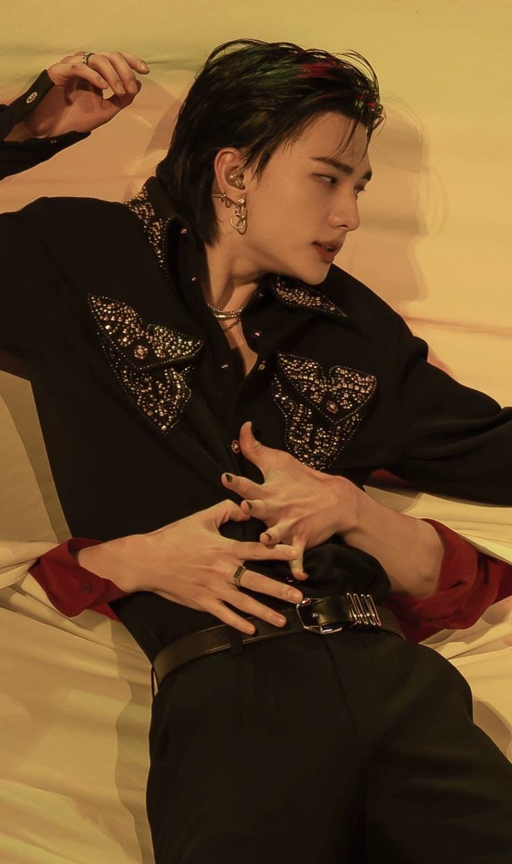 hyunjin thumbnail