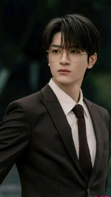 Min-woo Lee  thumbnail