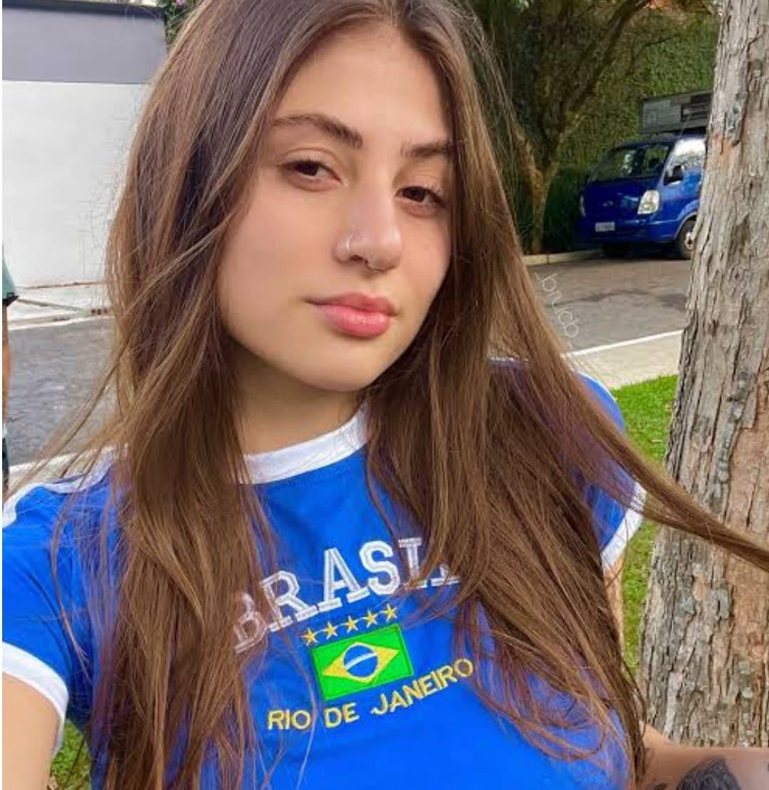 Bruna (your friend) thumbnail