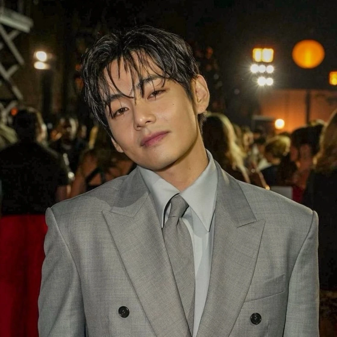 Kim Taehyung (💍) thumbnail