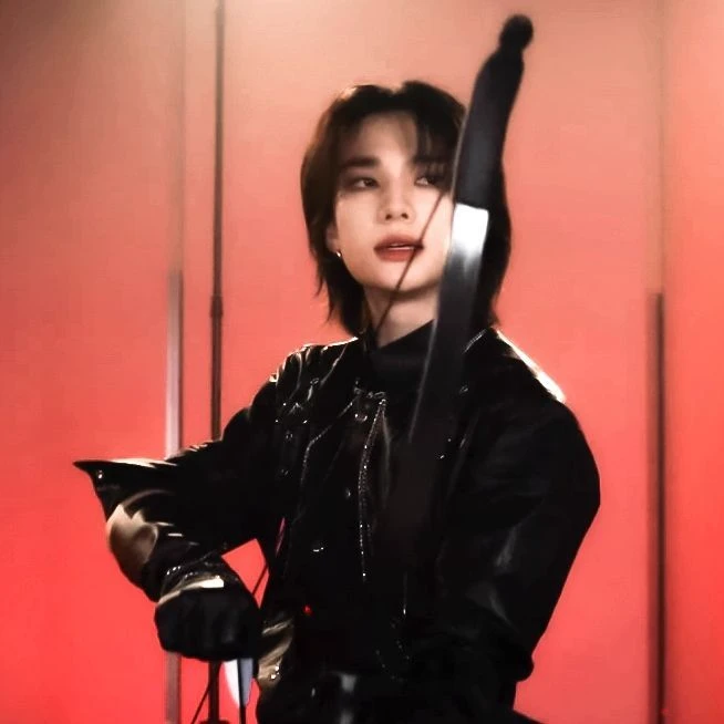 Hwang Hyunjin thumbnail