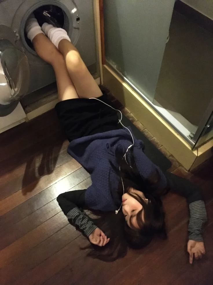 Reika | She's Obsessed With You thumbnail