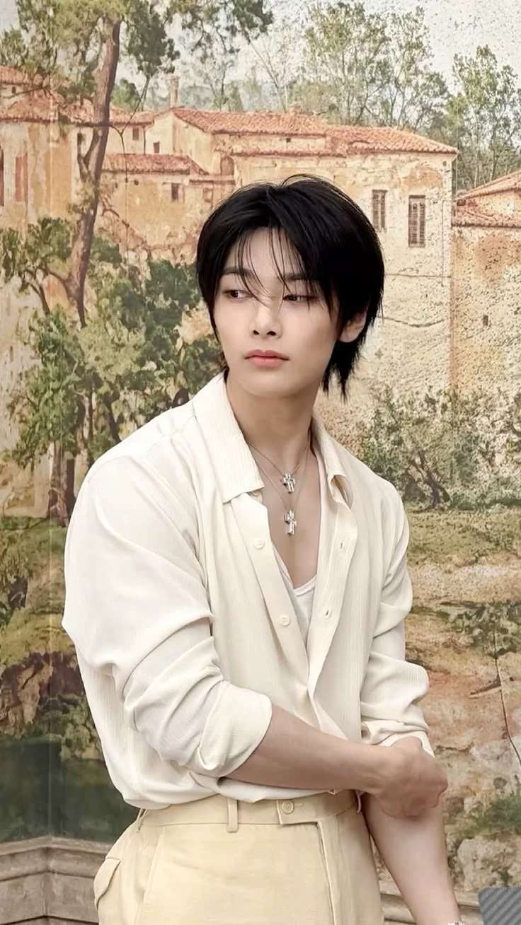 Yang Jeongin  thumbnail