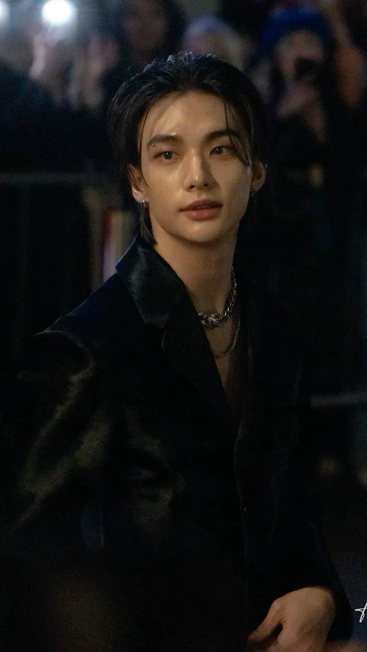 Hwang Hyunjin thumbnail