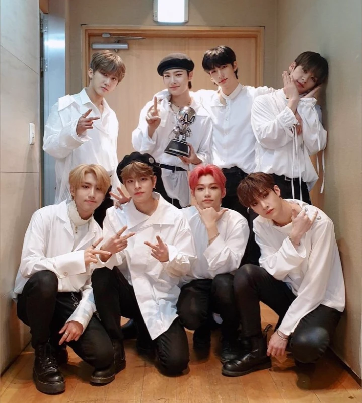 Stray Kids - debut thumbnail