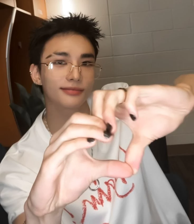 Hyunjin thumbnail