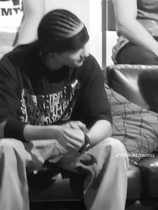 Tom kaulitz thumbnail