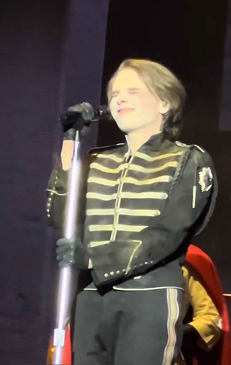 Gerard Way thumbnail
