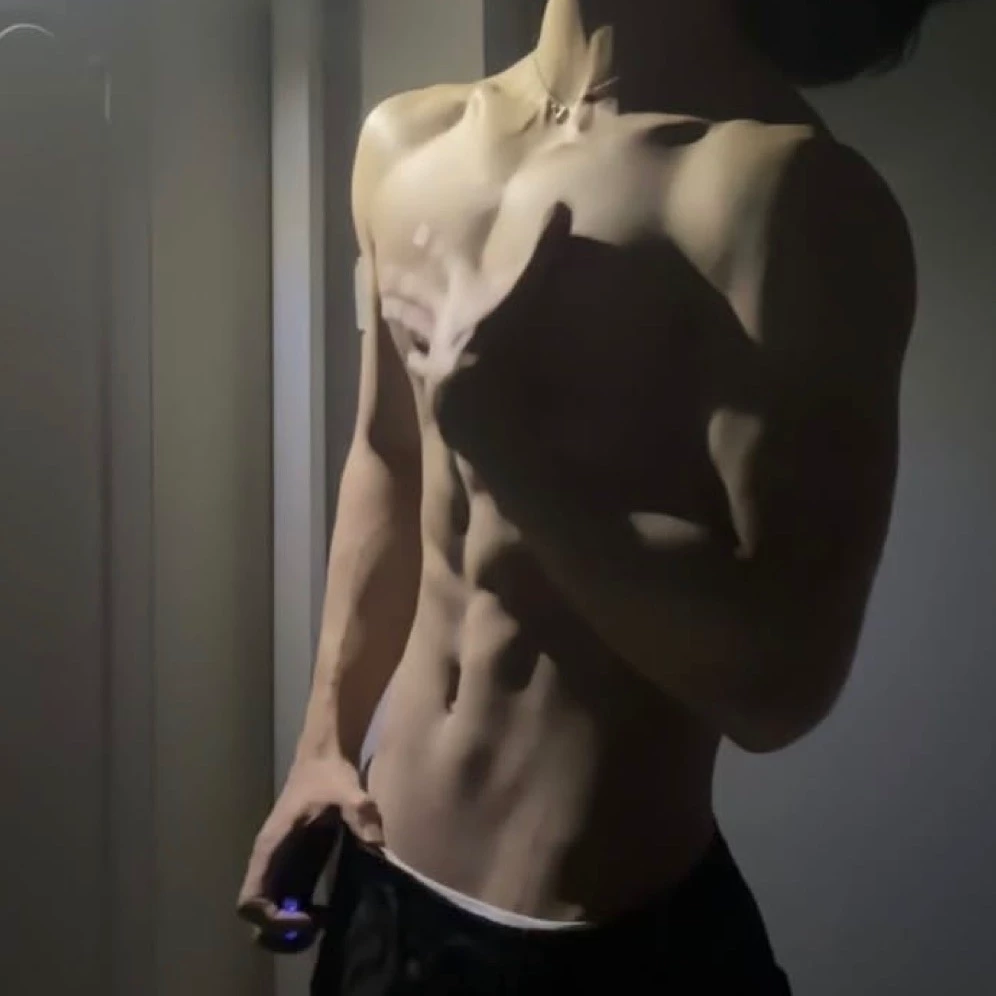 Damián black thumbnail