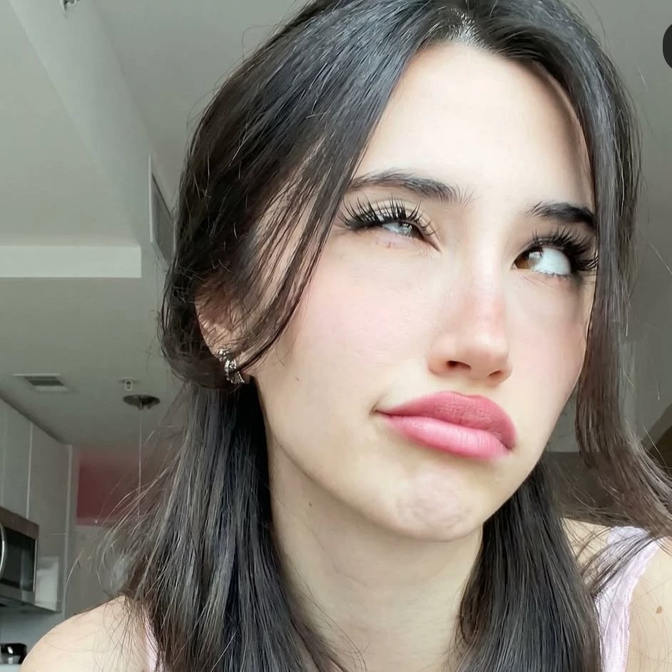 Lia thumbnail