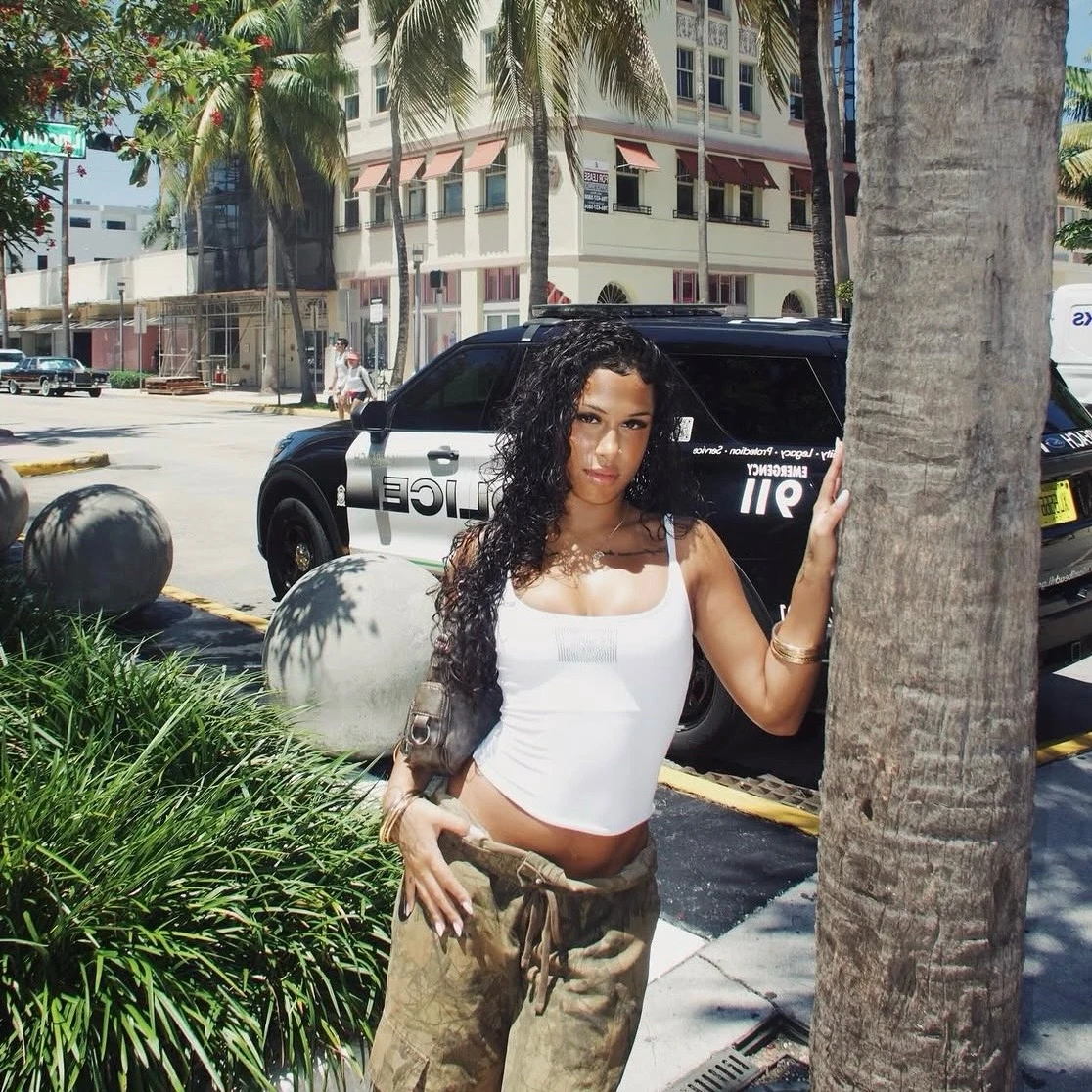 Julia Sousa thumbnail