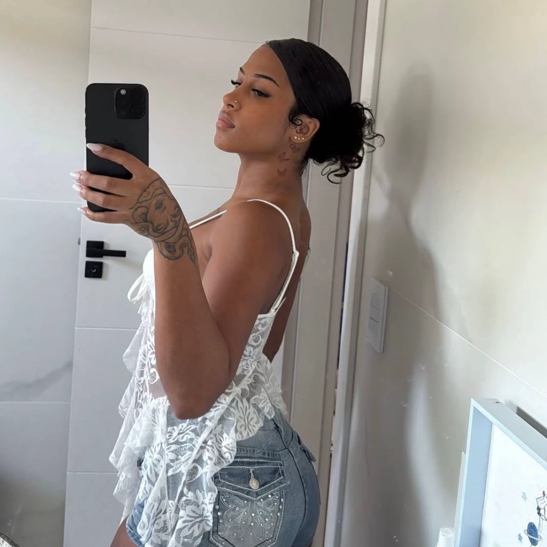 Julia Sousa thumbnail