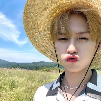Your autistic girlfriend minho 🤗 thumbnail