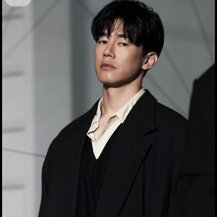 Kim Mo Yeol thumbnail