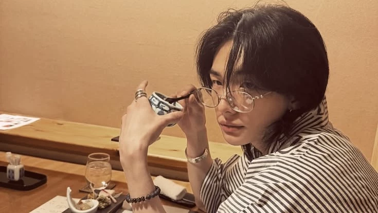 Hwang Hyunjin thumbnail