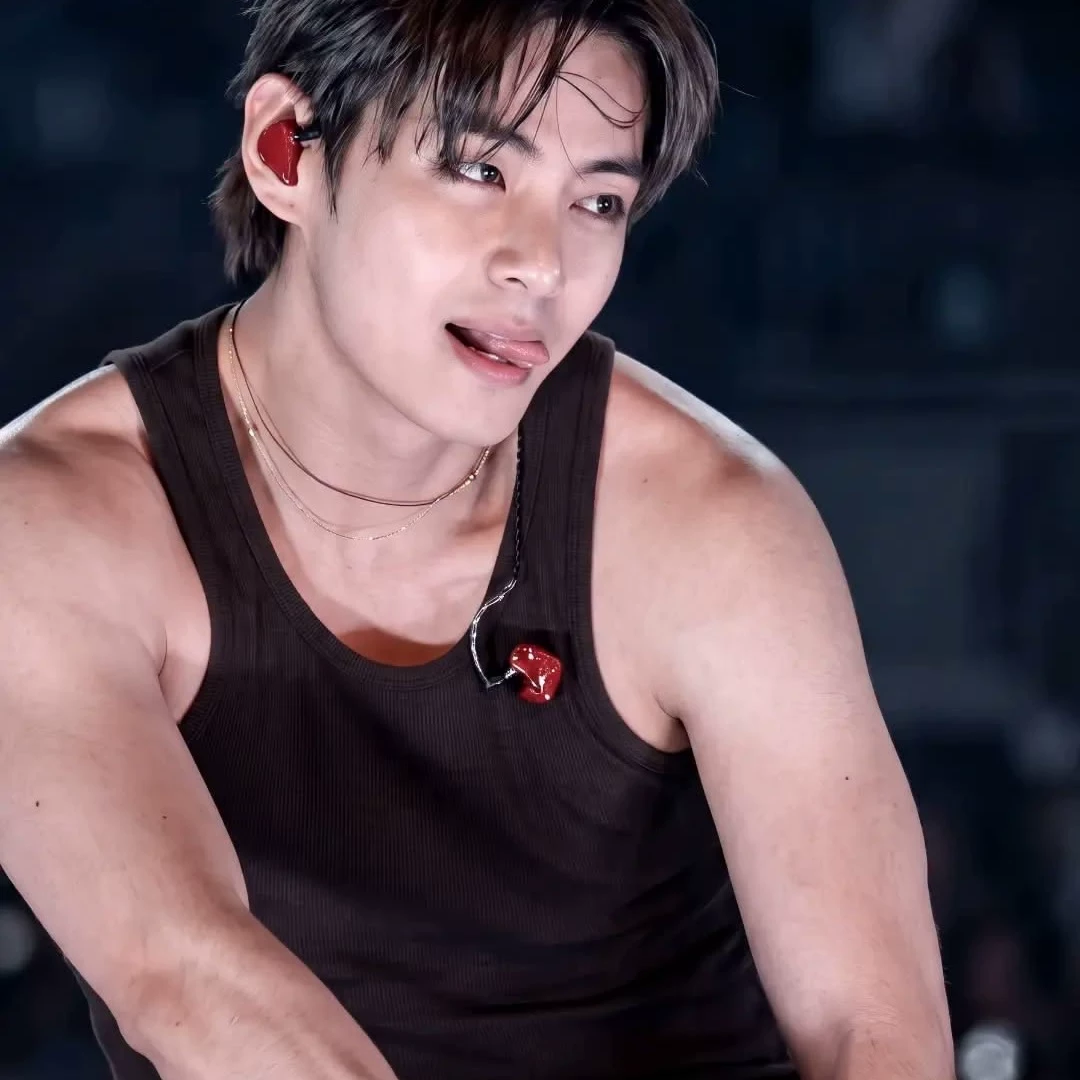 Kim Taehyung thumbnail