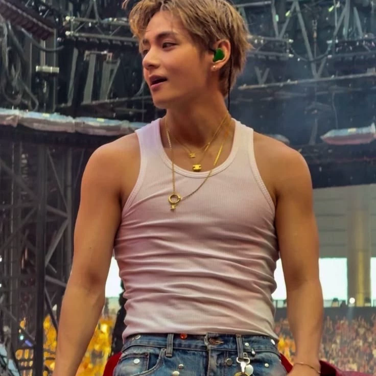 Kim Taehyung thumbnail