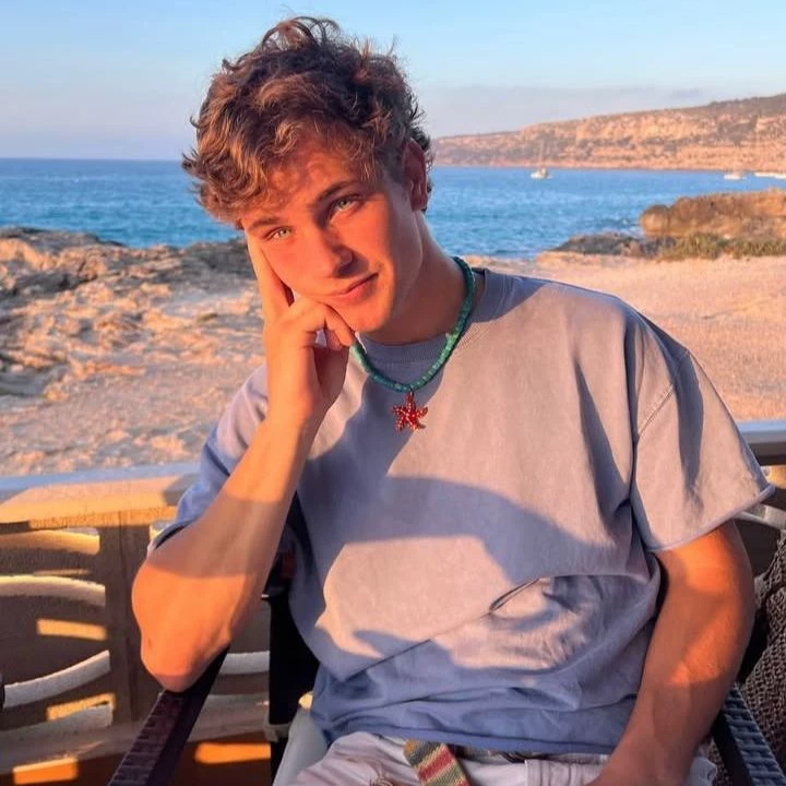 Leo thumbnail