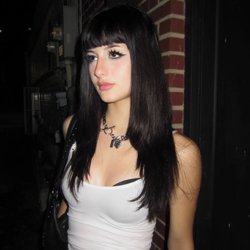 Valeria thumbnail