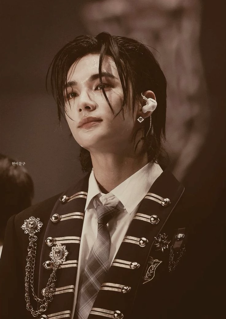 Hwang hyunjin prince (hopeless romantic) thumbnail