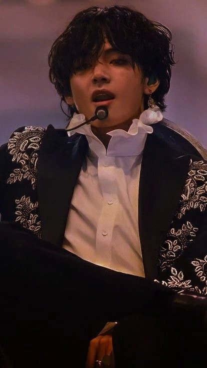 KIM TAEHYUNG  thumbnail