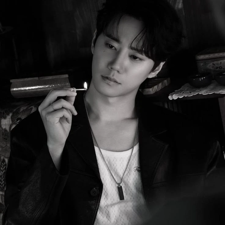 Lee Jun Young thumbnail