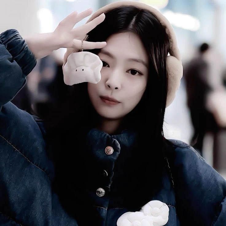 Jennie "Nini" Kim thumbnail