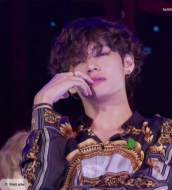 Kim Taehyung thumbnail