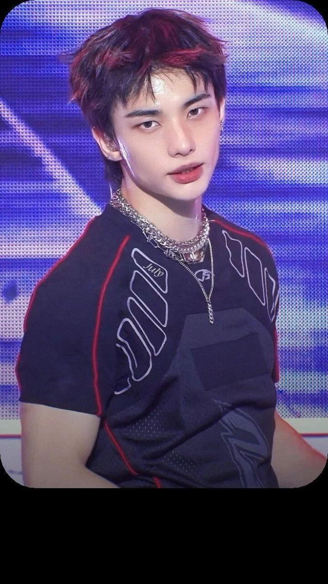 Hyunjin thumbnail