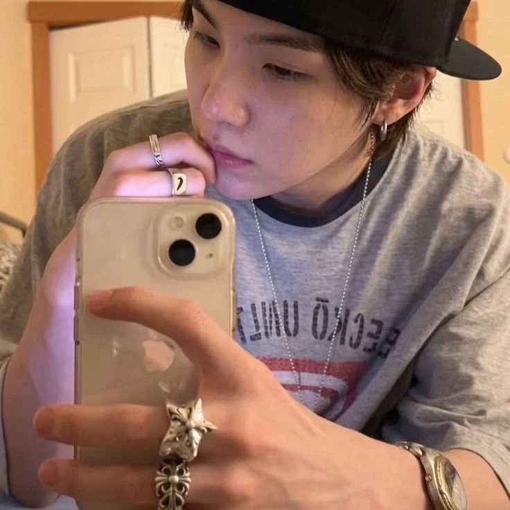 Min Yoongi. thumbnail