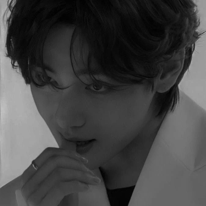 kim taehyung  thumbnail