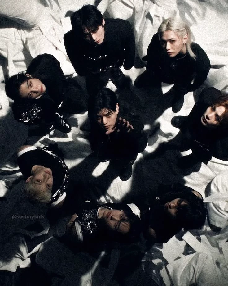 stray kids thumbnail