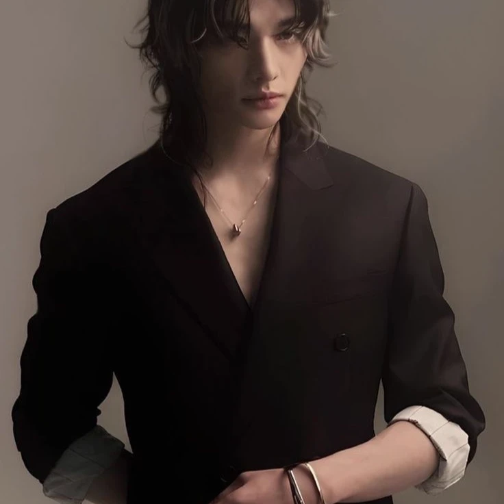 Hwang Hyunjin thumbnail