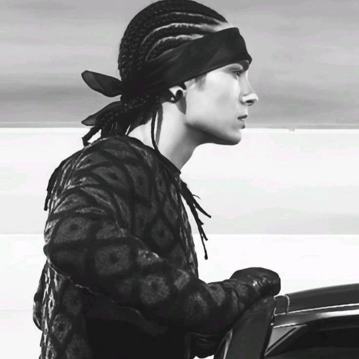 Tom Kaulitz thumbnail