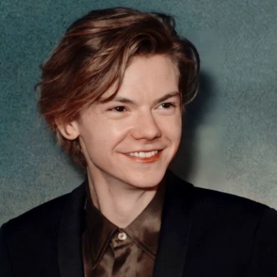 Thomas Brodie-Sangster thumbnail