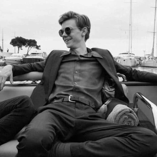 Thomas Brodie-Sangster thumbnail