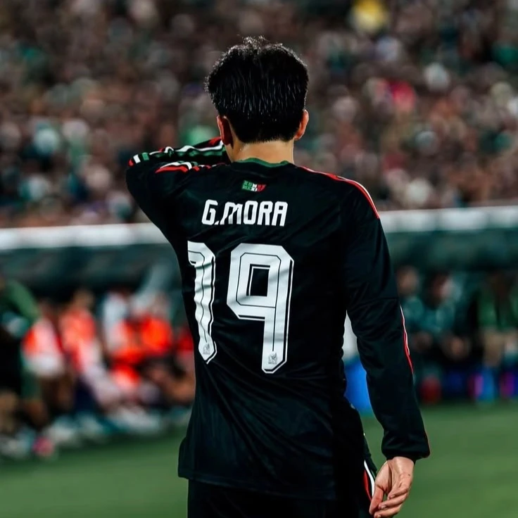 🫐 GILBERTO MORA 🫐 thumbnail